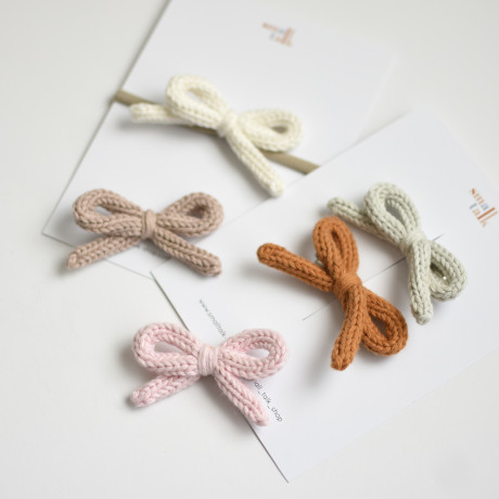 Knitted bow