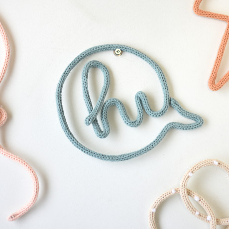 Knitted shape | Hi speech bubble