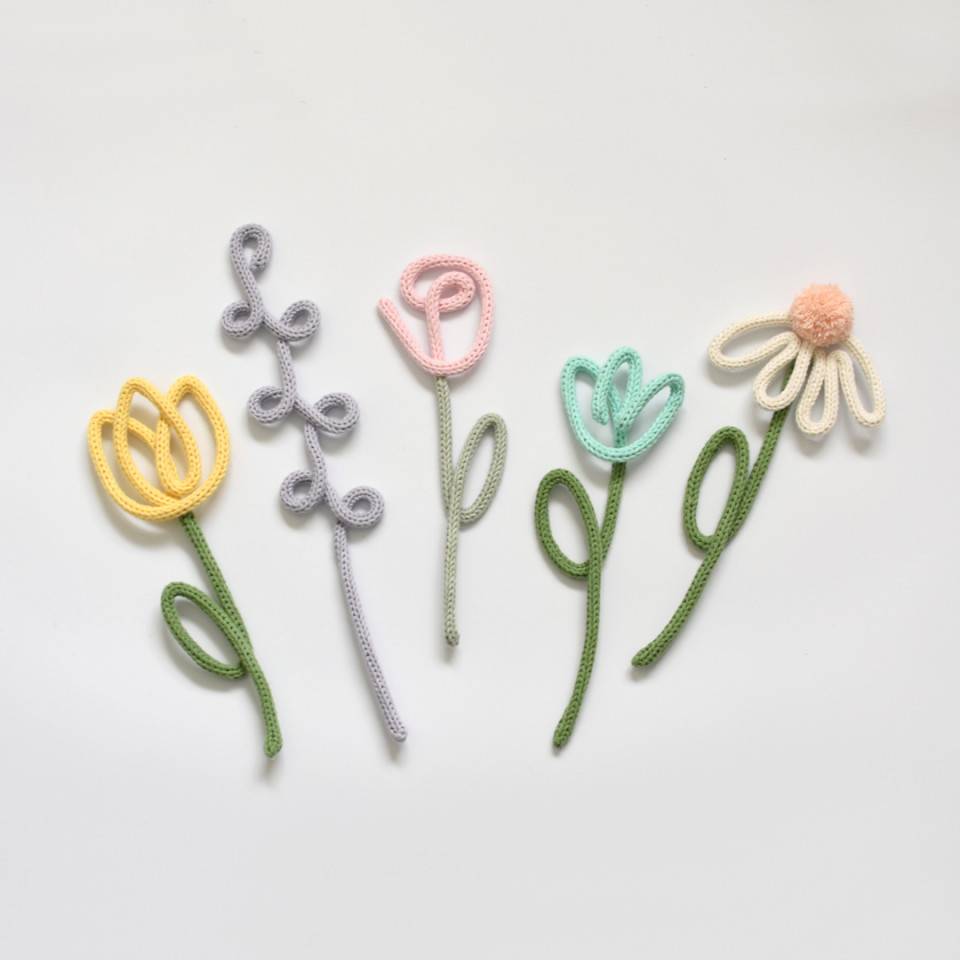 זר 5 פרחים סרוגים | גוונים לבחירה