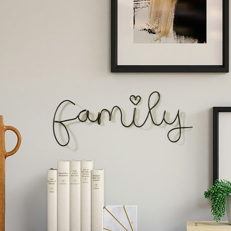 מילה מחוט מכופף | Family