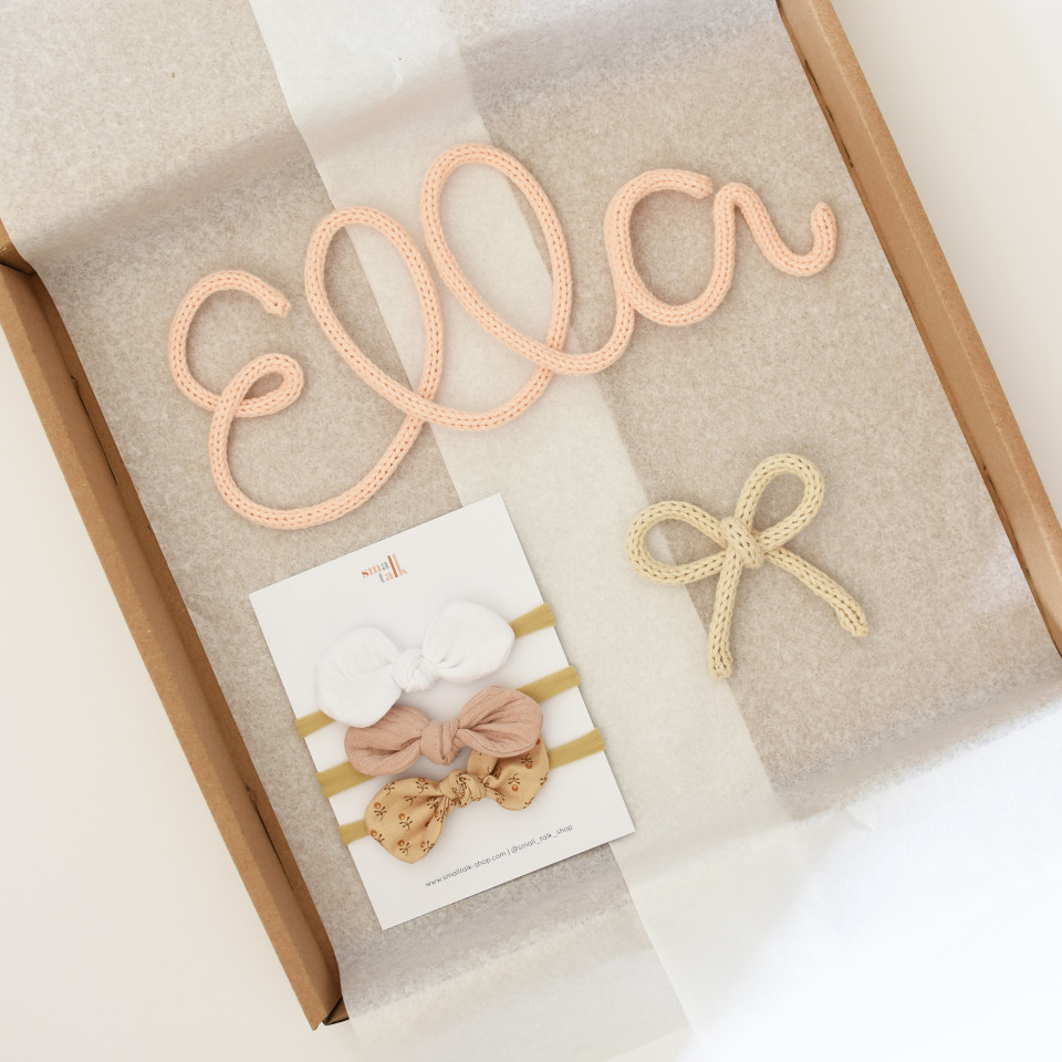Welcome baby gift set | Knitted name, decor and bows