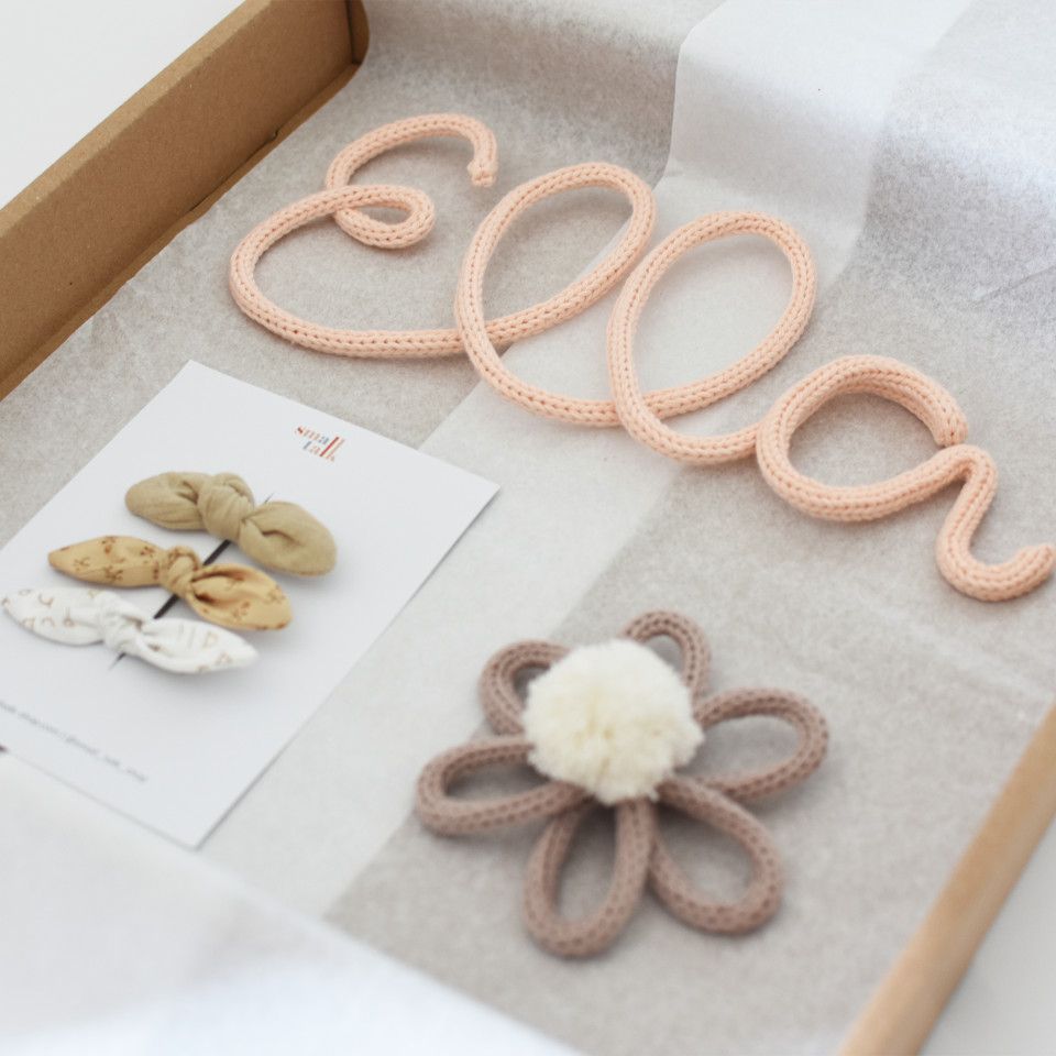 Welcome baby gift set | Knitted name, decor and bows