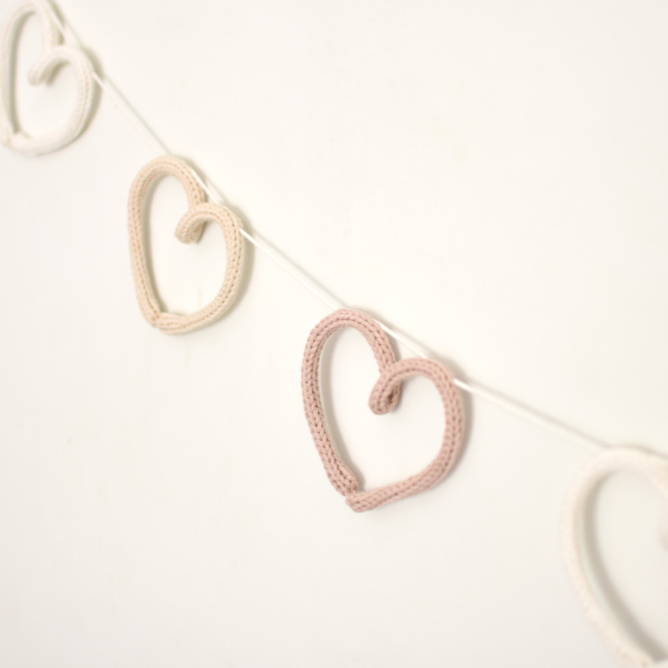 Knitted hearts garland