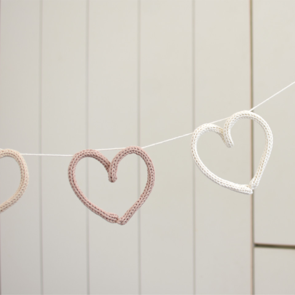 Knitted hearts garland