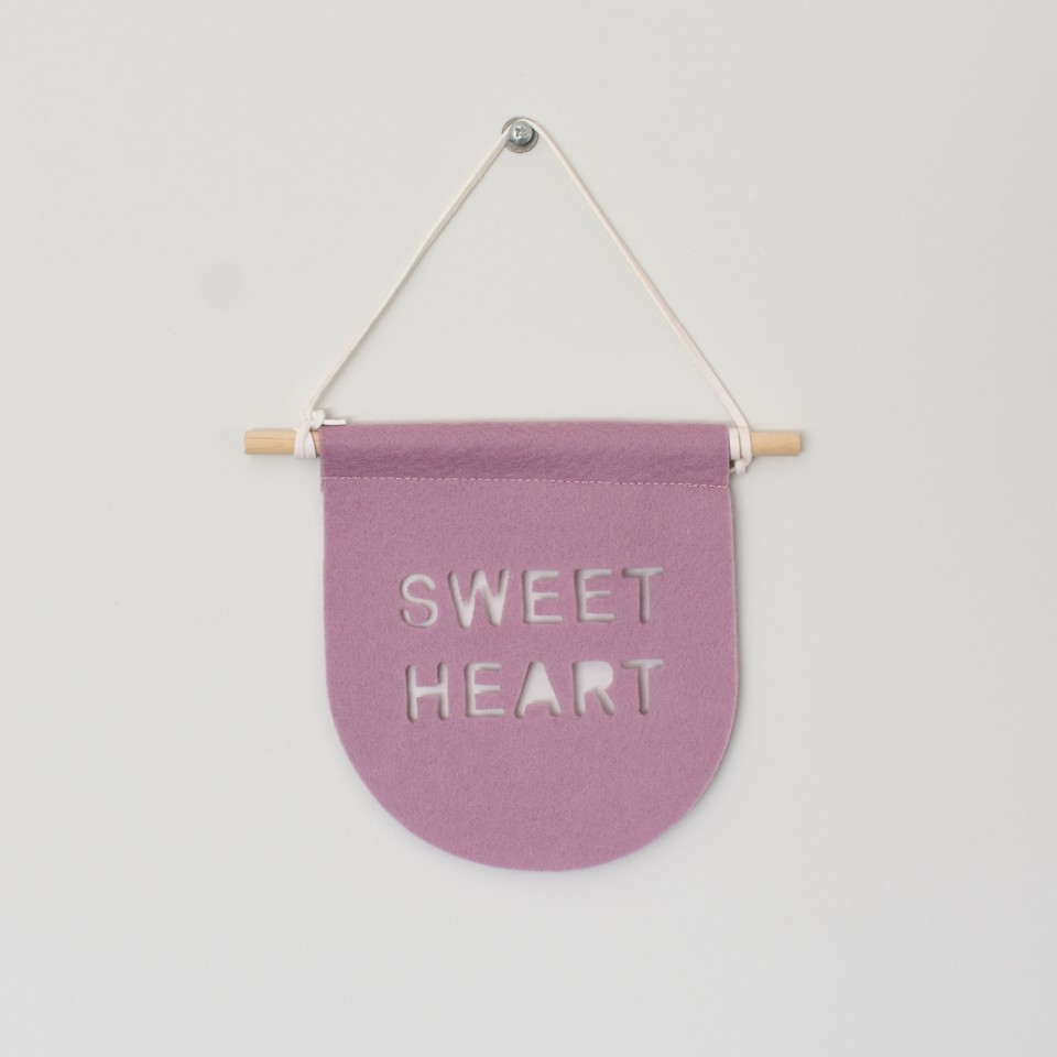 דגלון לבד | Sweet heart