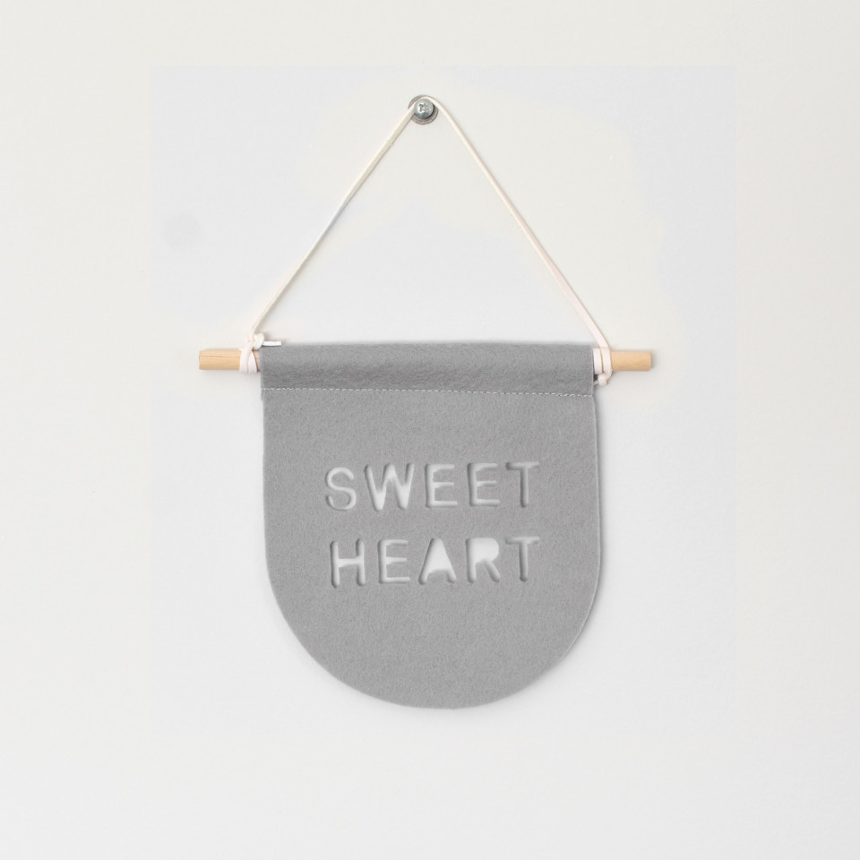דגלון לבד | Sweet heart